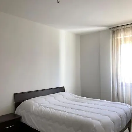 Residenziale Con Posto Auto Privato Lejlighed *