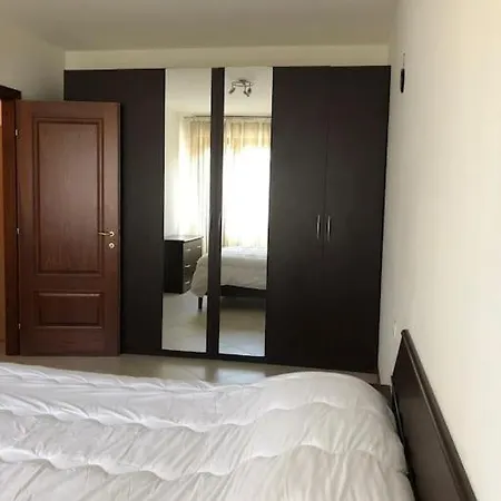 Residenziale Con Posto Auto Privato Апартаменты